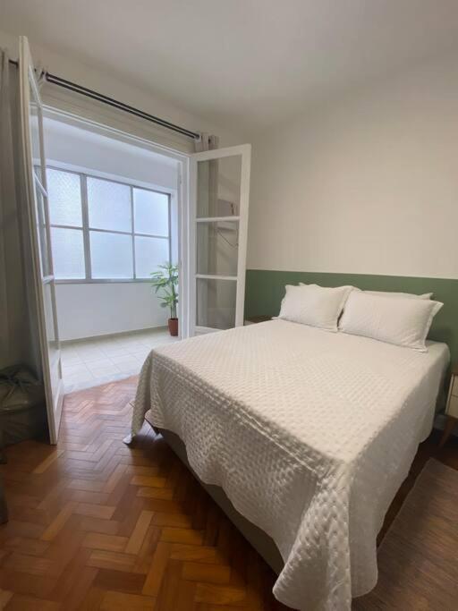 Lindo A 200 Metros Da De Copacabana, Portaria 24h Apartamento